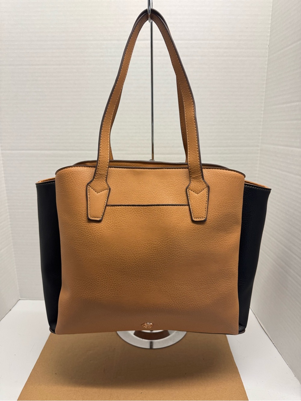 Carlos Santana Triple Compartment Tote - Picture 2 of 9